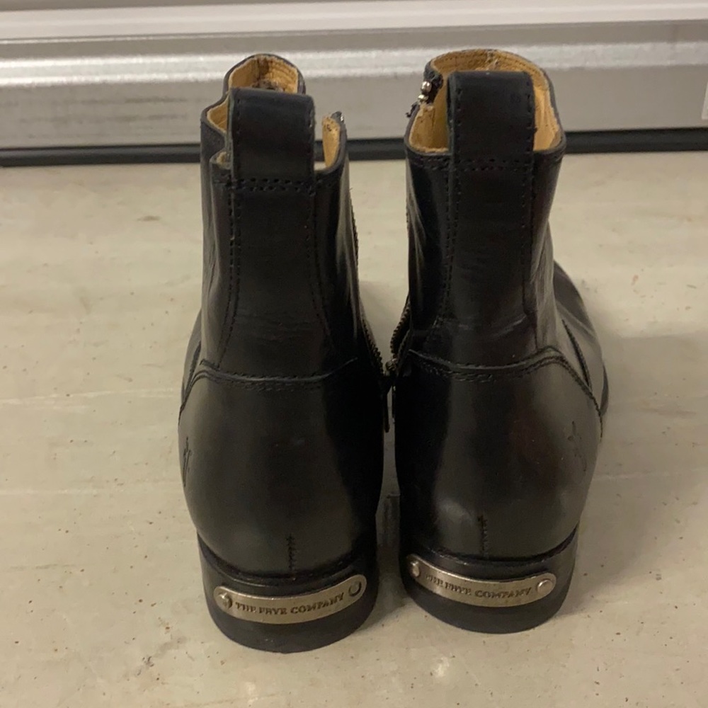 Black leather frye Chelsea boots